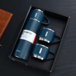 فلاسک مدل کادویی VACUUM FLASK SET گنجایش 0.5 لیتر (در بسته بندی)